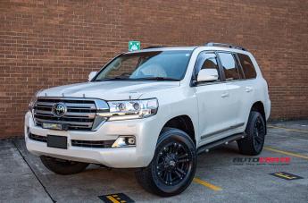 TOYOTA LANDCRUSIER MONSTER XD MATTE BLACK